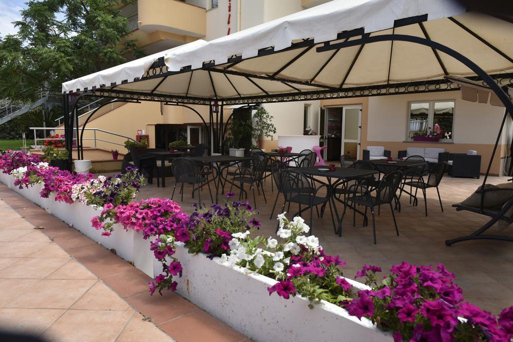 Hotel La Villa Corigliano Calabro Exterior foto